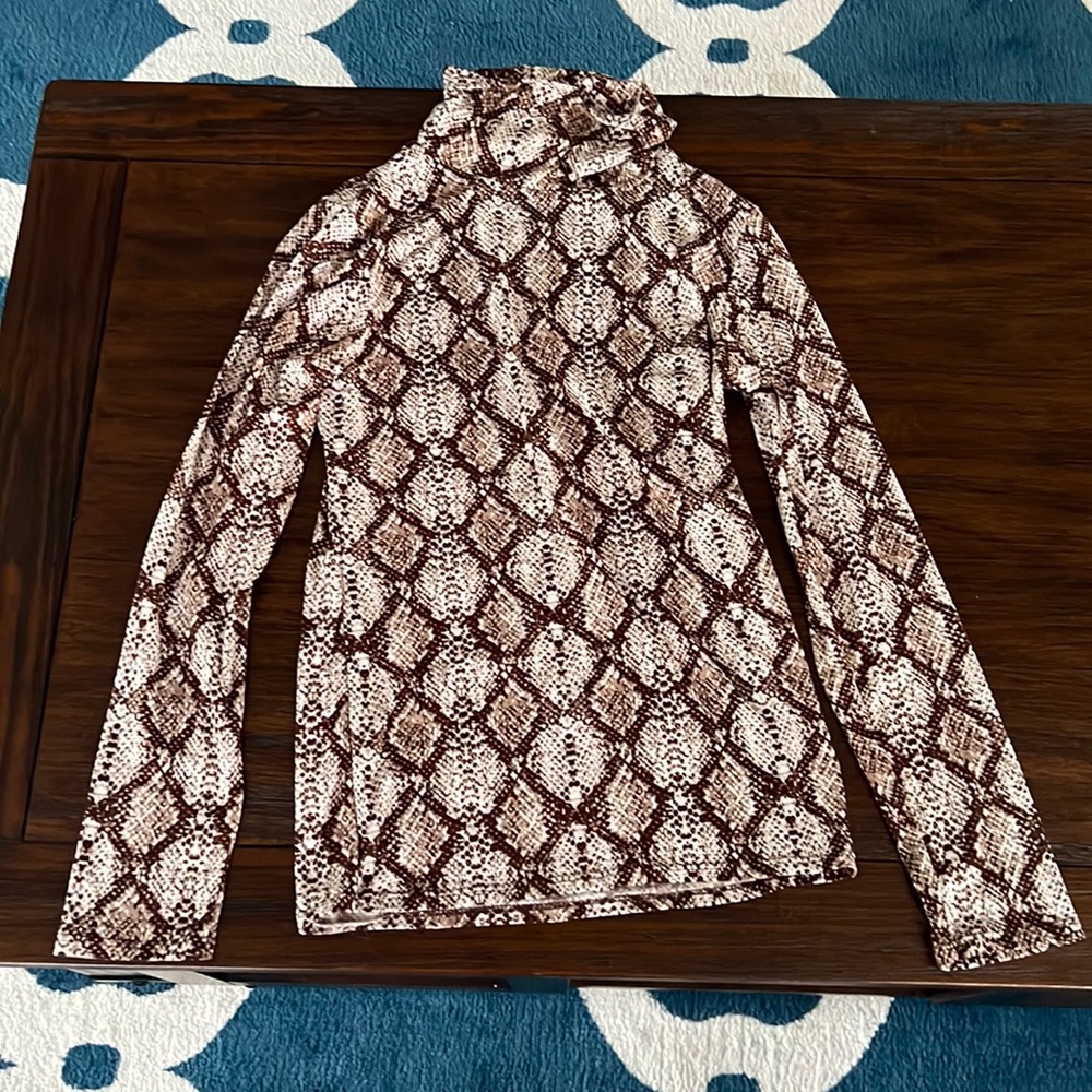 Snake Skin turtleneck long sleeve